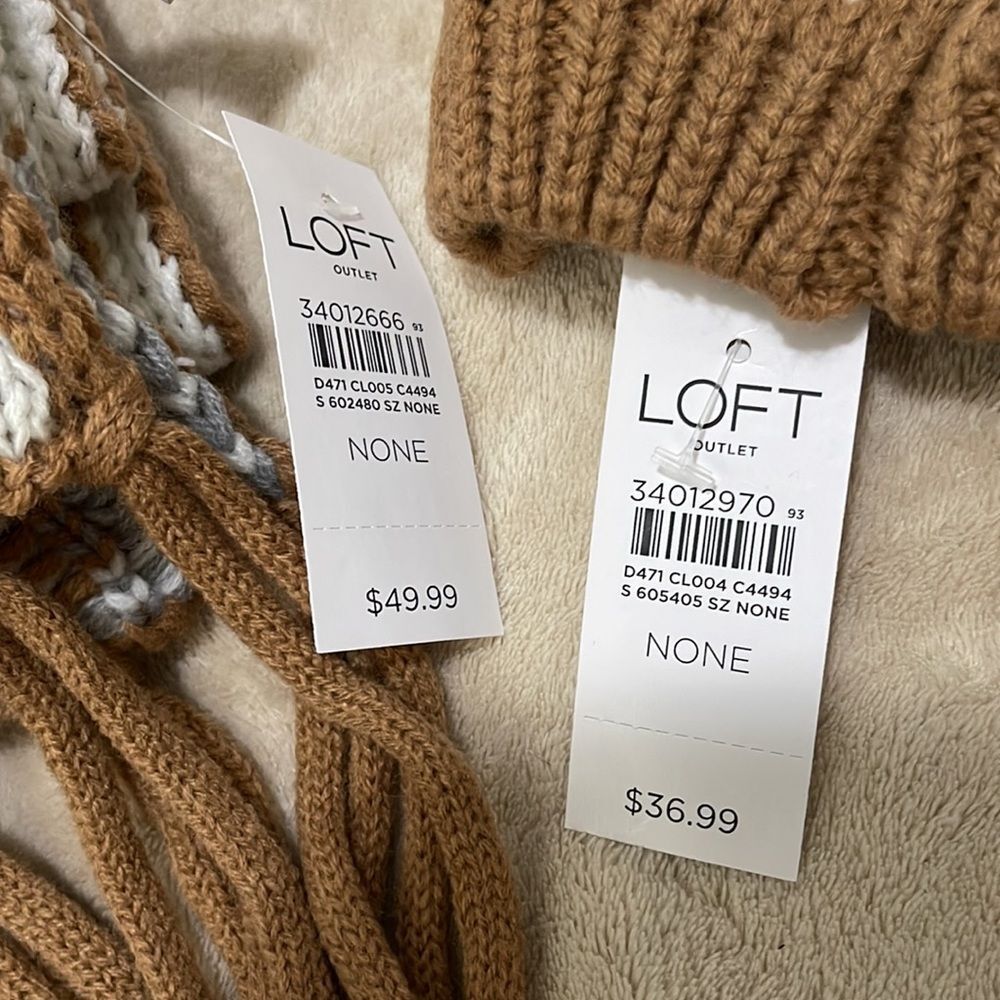NWT- LOFT- matching scarf & beanie set - Picture 6 of 6